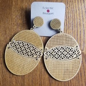 LIGHT BROWN WOOD OVAL EARRINGS